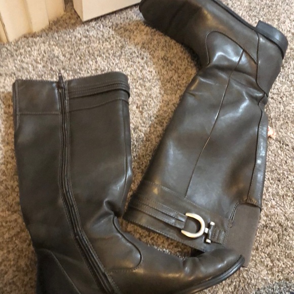 Boots - Picture 2 of 2